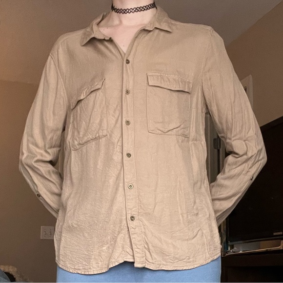 🗂️ Tan Buttondown - Picture 2 of 4